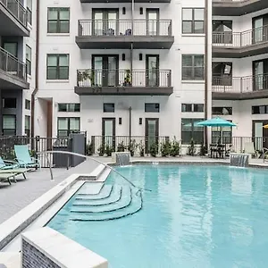 https://luxury-condo-in-ybor-city-tampa-w-pool-access.hotelstampa.org